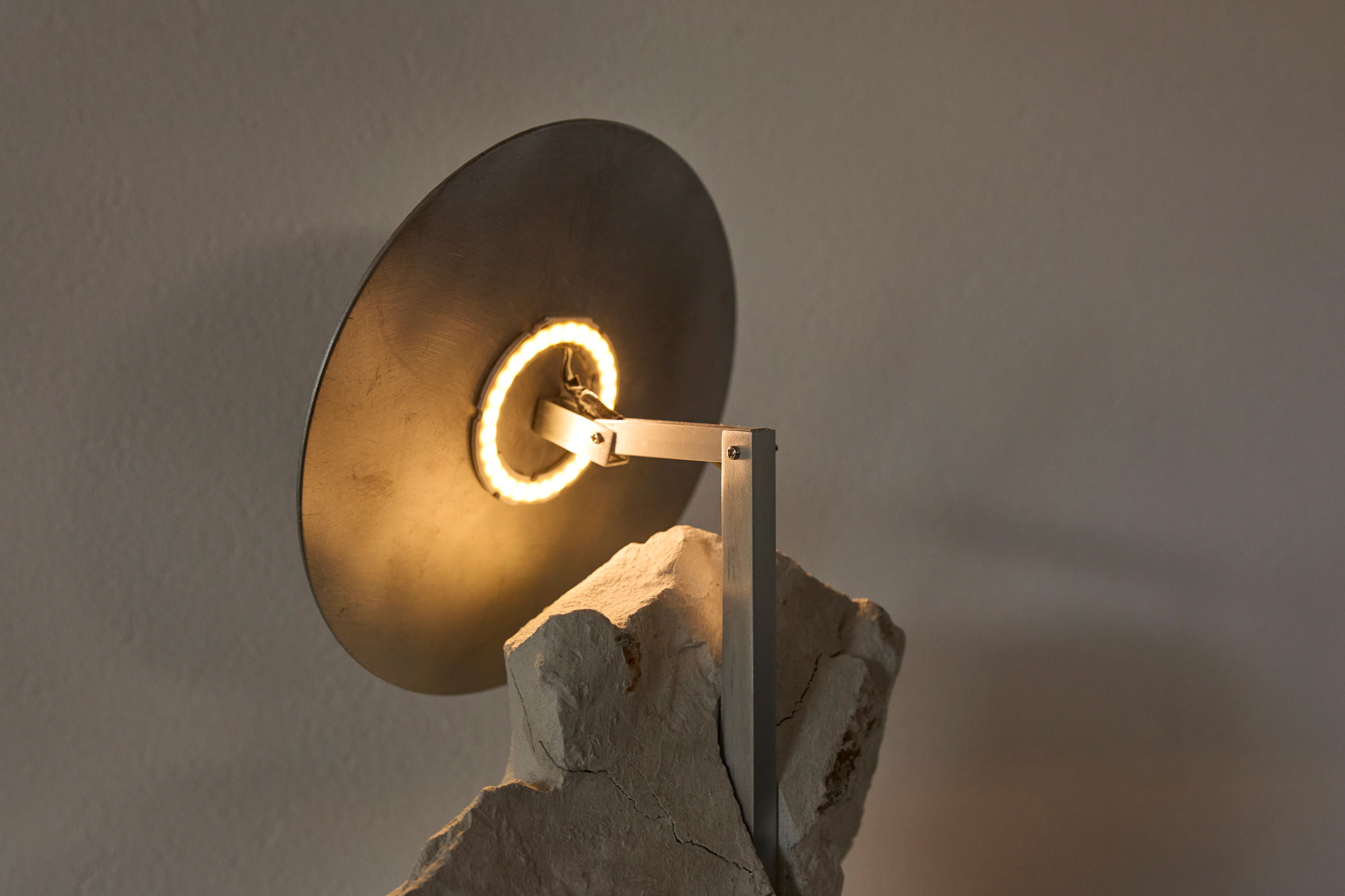 MO Lamp sculptural lighting design by So Tanaka Studio